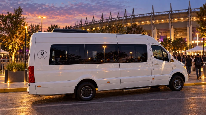Camioneta Mercedes-Benz Sprinter para transporte de pasajeros con conductor