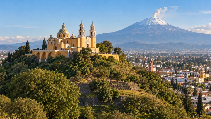 Vista de la piramide de Cholula, traslados desde Puebla